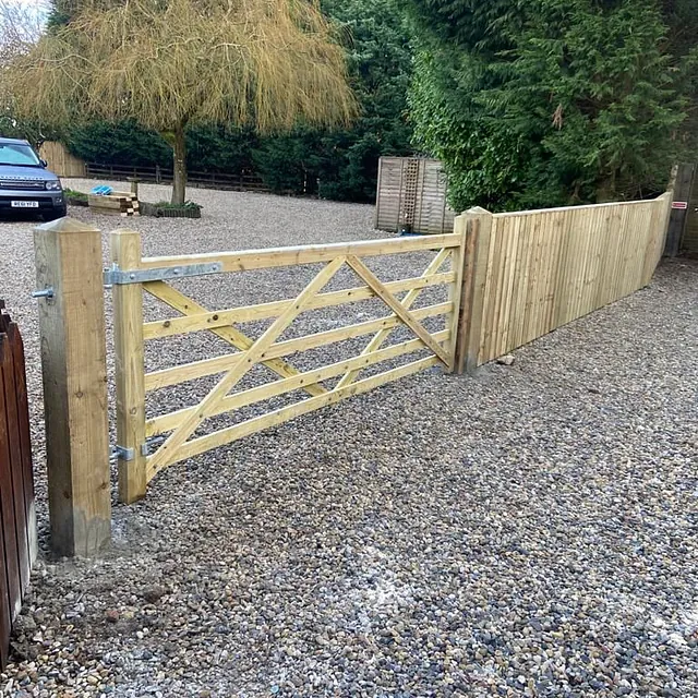 Fence and gate